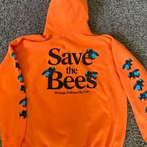 Selling because I bought it too small.